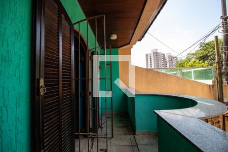 Casa à venda com 172m², 3 quartos e 4 vagasSuite - Varanda