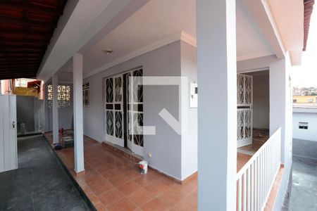 Casa à venda com 178m², 3 quartos e 6 vagas Casa à venda com 178m², 3 quartos e 6 vagasFachada do bloco