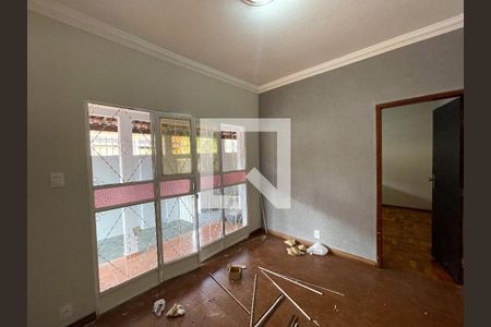 Casa à venda com 178m², 3 quartos e 6 vagas Casa à venda com 178m², 3 quartos e 6 vagasSala 2