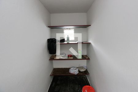 Casa à venda com 178m², 3 quartos e 6 vagas Casa à venda com 178m², 3 quartos e 6 vagasCozinha - Armários