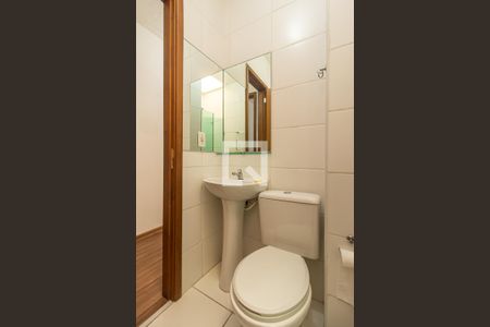 Casa de condomínio para alugar com 63m², 2 quartos e 1 vaga Casa de condomínio para alugar com 63m², 2 quartos e 1 vagaBanheiro