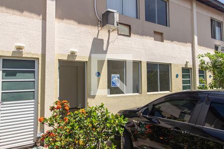 Casa de condomínio para alugar com 63m², 2 quartos e 1 vaga Casa de condomínio para alugar com 63m², 2 quartos e 1 vagaFachada