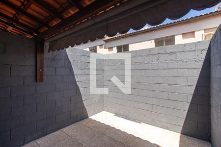 Casa de condomínio para alugar com 63m², 2 quartos e 1 vaga Casa de condomínio para alugar com 63m², 2 quartos e 1 vagaÁrea de Serviço
