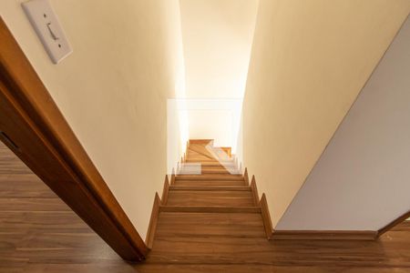Escada de casa de condomínio para alugar com 2 quartos, 63m² em Guaratiba, Rio de Janeiro
