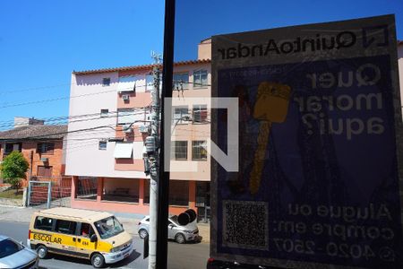 Sala - Vista de apartamento para alugar com 2 quartos, 70m² em Jardim do Salso, Porto Alegre