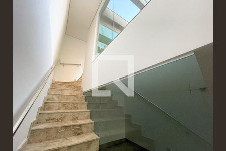 Escada de apartamento à venda com 3 quartos, 142m² em Castelo, Belo Horizonte