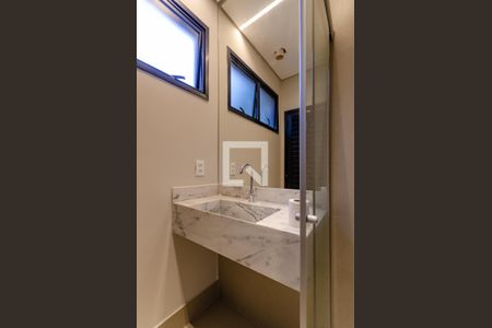 Casa de condomínio à venda com 208m², 3 quartos e 3 vagas Casa de condomínio à venda com 208m², 3 quartos e 3 vagasBanheiro de serviço