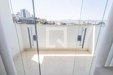 Apartamento à venda com 161m², 3 quartos e 3 vagasVaranda