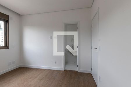 Apartamento à venda com 363m², 4 quartos e 4 vagasSuíte 2