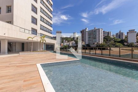 Apartamento à venda com 363m², 4 quartos e 4 vagasÁrea comum - Piscina