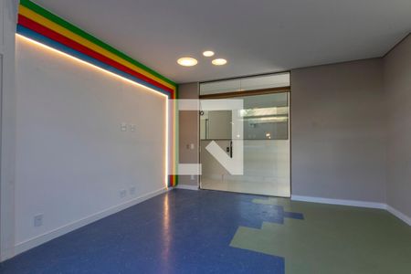 Apartamento à venda com 186m², 4 quartos e 4 vagasÁrea comum - Playground