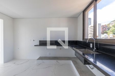 Apartamento à venda com 186m², 4 quartos e 4 vagasCozinha