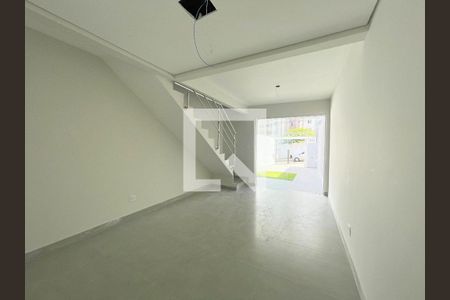 Sala de casa à venda com 2 quartos, 65m² em Planalto, Belo Horizonte