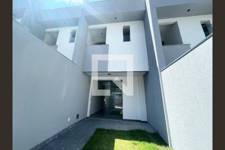 Casa à venda com 65m², 2 quartos e 1 vagaFachada