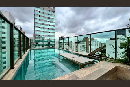 Apartamento à venda com 107m², 3 quartos e 2 vagas Apartamento à venda com 107m², 3 quartos e 2 vagasÁrea comum - Piscina