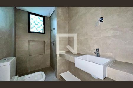 Apartamento à venda com 107m², 3 quartos e 2 vagas Apartamento à venda com 107m², 3 quartos e 2 vagasBanheiro da suíte