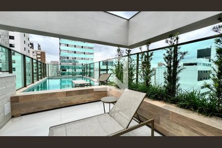 Apartamento à venda com 107m², 3 quartos e 2 vagas Apartamento à venda com 107m², 3 quartos e 2 vagasÁrea comum - Piscina