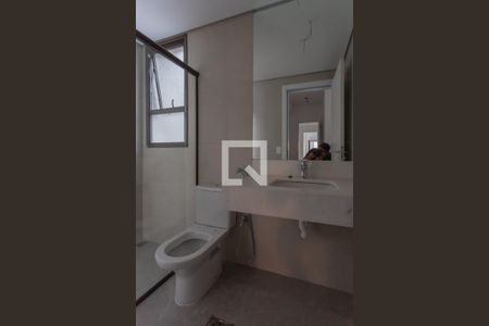 Apartamento à venda com 174m², 4 quartos e 4 vagas Apartamento à venda com 174m², 4 quartos e 4 vagasBanheiro da Suíte 2