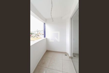 Varanda da sala de apartamento à venda com 3 quartos, 72m² em Santa Terezinha, Belo Horizonte
