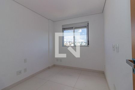 Apartamento à venda com 4 quartos, 144m² em Santa Terezinha, Belo Horizonte