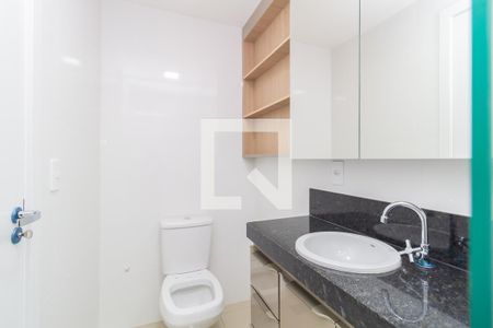 Banheiro  de apartamento à venda com 3 quartos, 69m² em Ana Lúcia, Belo Horizonte