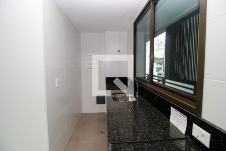 Cozinha de apartamento à venda com 3 quartos, 86m² em Cruzeiro, Belo Horizonte