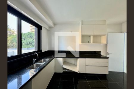 Apartamento à venda com 150m², 4 quartos e 4 vagasCozinha