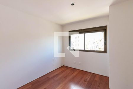 Apartamento à venda com 139m², 4 quartos e 3 vagasQuarto Suíte 2