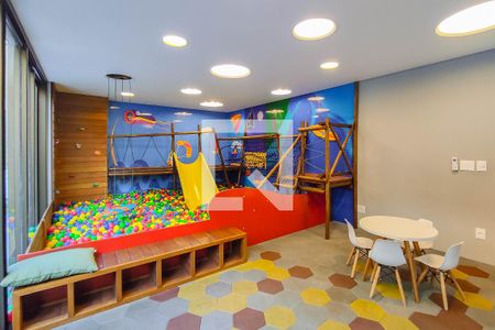 Apartamento à venda com 139m², 4 quartos e 3 vagasÁrea Comum - Playground