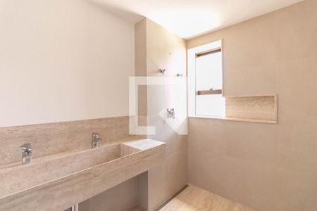 Apartamento à venda com 139m², 4 quartos e 3 vagasBanheiro da Suíte 1