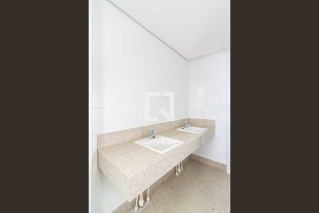 Apartamento à venda com 139m², 4 quartos e 3 vagasBanheiro da Suíte