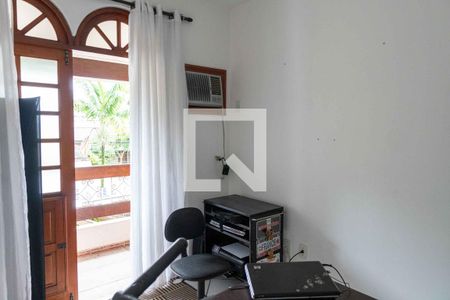 Quarto 2 de casa de condomínio para alugar com 4 quartos, 300m² em Serra Grande, Niterói