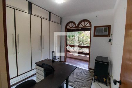 Quarto 1 de casa de condomínio para alugar com 3 quartos, 300m² em Serra Grande, Niterói