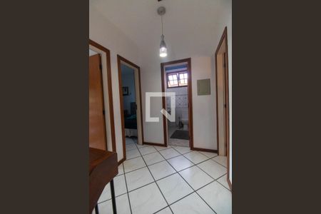 Hall de casa de condomínio para alugar com 3 quartos, 300m² em Serra Grande, Niterói