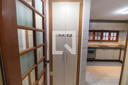 Cozinha de casa de condomínio para alugar com 3 quartos, 300m² em Serra Grande, Niterói