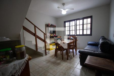 Casa de condomínio à venda com 150m², 2 quartos e 1 vagaSala