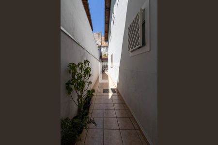 Casa à venda com 150m², 3 quartos e 4 vagasCorredor Lateral