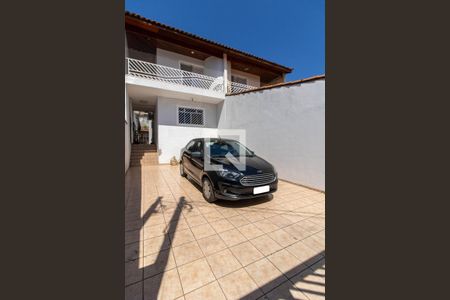 Casa à venda com 150m², 3 quartos e 4 vagasFachada