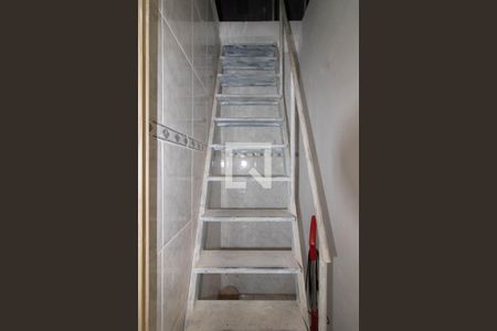 Casa à venda com 150m², 3 quartos e 4 vagasEscada do Sótão