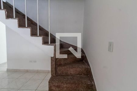 Escada de casa para alugar com 2 quartos, 150m² em Independência, São Bernardo do Campo