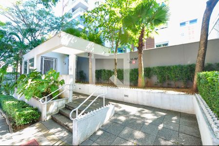 Apartamento para alugar com 74m², 1 quarto e 1 vagaFachada e portaria