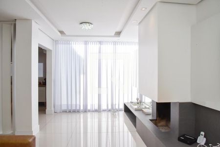Sala de casa à venda com 3 quartos, 236m² em Vila Jardim, Porto Alegre