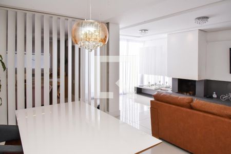 Sala de casa à venda com 3 quartos, 236m² em Vila Jardim, Porto Alegre