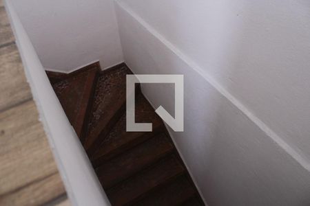 Escada de kitnet/studio para alugar com 1 quarto, 60m² em Socorro, São Paulo