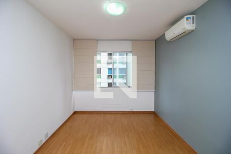 Sala de Estar de apartamento para alugar com 2 quartos, 88m² em Laranjeiras, Rio de Janeiro