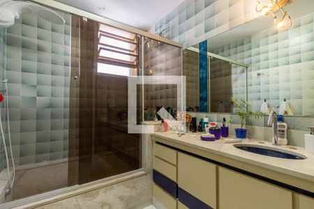 Casa à venda com 285m², 4 quartos e 5 vagasBanheiro da Suíte 1