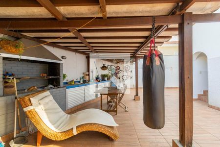 Casa à venda com 285m², 4 quartos e 5 vagasChurrasqueira