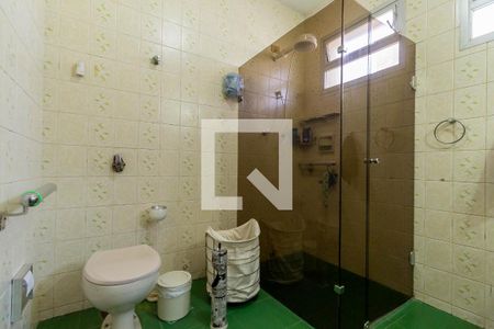 Casa à venda com 285m², 4 quartos e 5 vagasBanheiro da Suíte 2