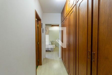 Casa à venda com 285m², 4 quartos e 5 vagasSuíte 2