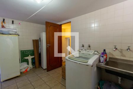 Casa à venda com 285m², 4 quartos e 5 vagasLavanderia